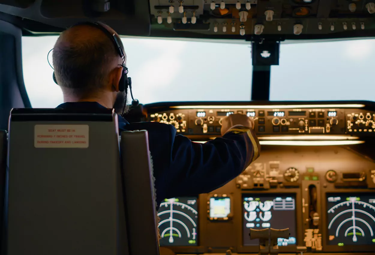 The Evolution of Pilot Training: Embracing Virtual and Augmented Reality