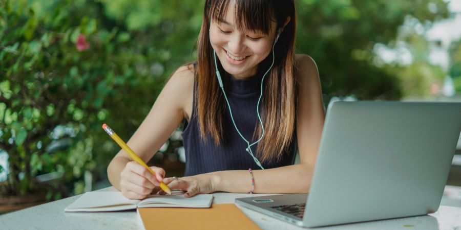 Online Essay Service Shakes Up Academic World 1 Essay Service