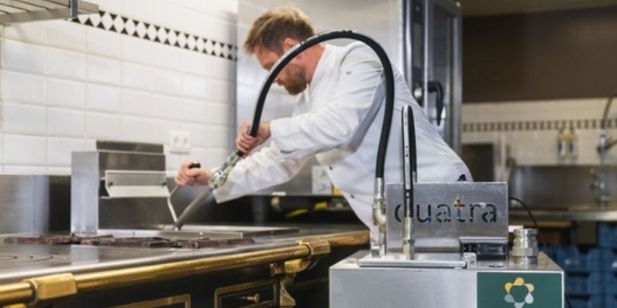 Disposing of cooking oil: a business opportunity many restaurants overlook 5 Disposing of cooking oil: a business opportunity many restaurants overlook