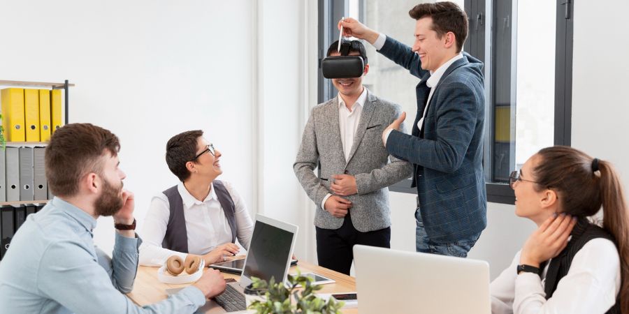 How External Expertise Accelerates Employee Experience Transformation 2 How External Expertise Accelerates Employee Experience Transformation