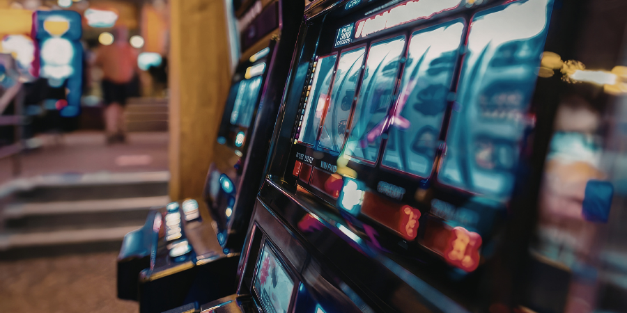 6 Reasons Why Live Dealer Games Are Better Than Standard Online Casinos