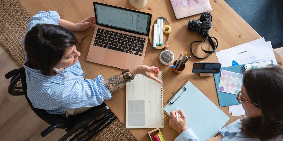 How Smart Brand Spaces Turn Visitor Interest Into Revenue 1 How Smart Brand Spaces Turn Visitor Interest Into Revenue