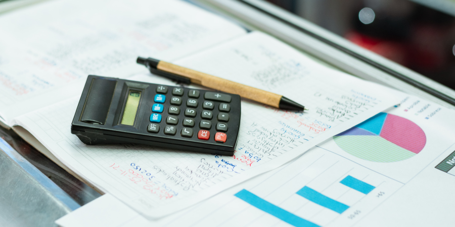 Smart Tips to Analyse an Endowment Plan Using an Investment Calculator