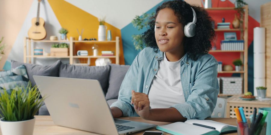 How Students Can Stay Motivated While Learning From Home 1 Learning from home