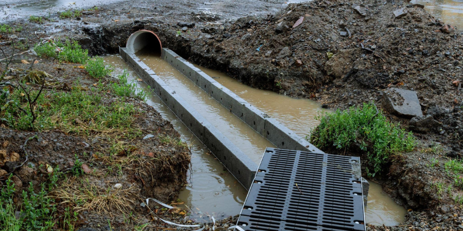 How West Seattle Homeowners Stop Downhill Runoff Before It Reaches the Foundation