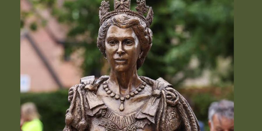 Queen Elizabeth II Statue Unveiled at Romsey Abbey in Hampshire
